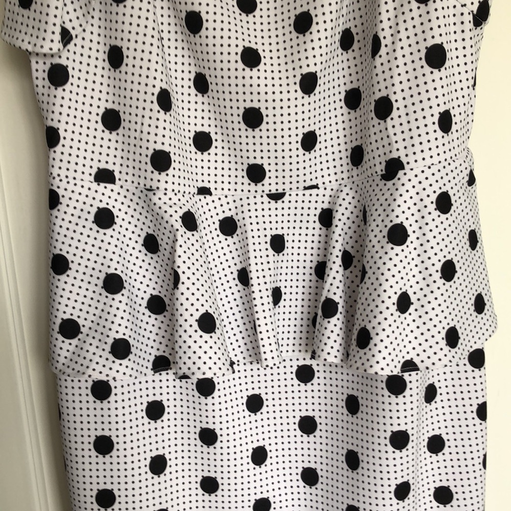 Dress - Picture 2 of 5
